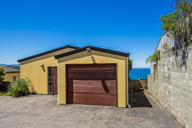 Photo of property in 62a Frobisher Street, Island Bay, Wellington, 6023
