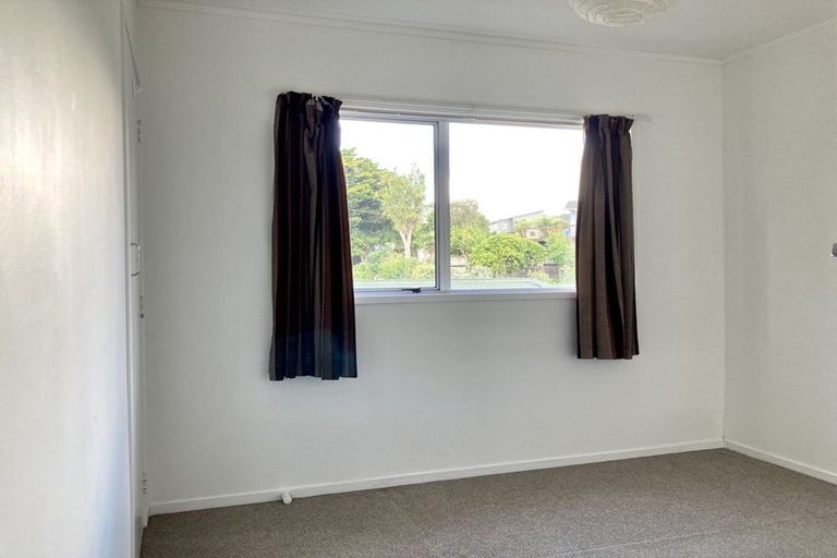 Photo of property in 17 Camrose Place, Glenfield, Auckland, 0629