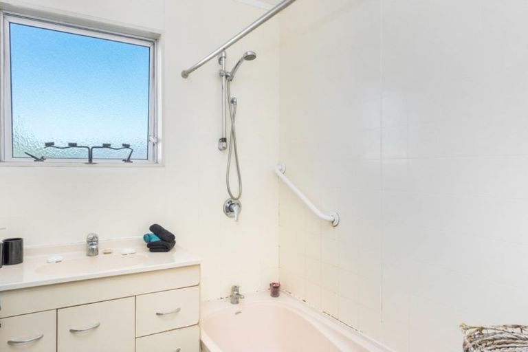 Photo of property in 4b Cricket Place, Melville, Hamilton, 3206