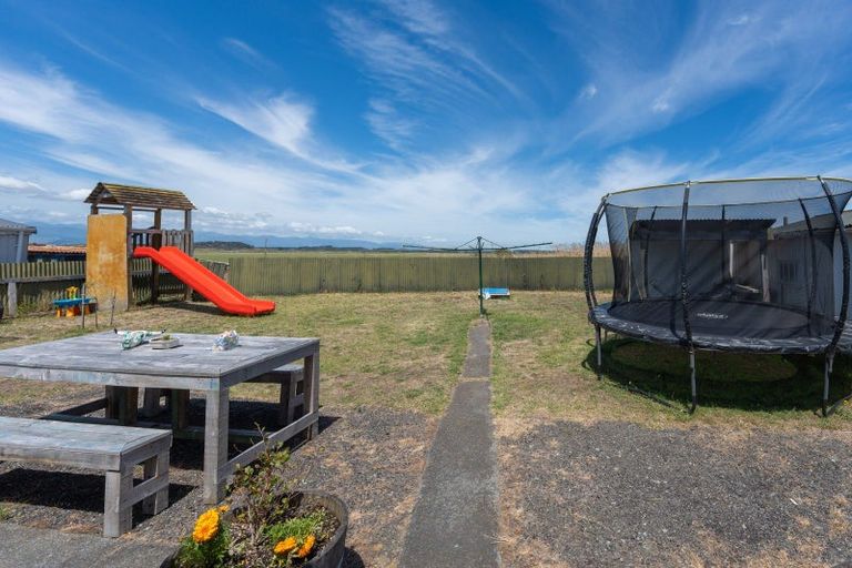 Photo of property in 4 Seabury Avenue, Foxton Beach, Foxton, 4815