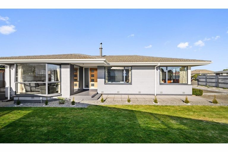 Photo of property in 46 Denise Crescent, Hornby, Christchurch, 8042