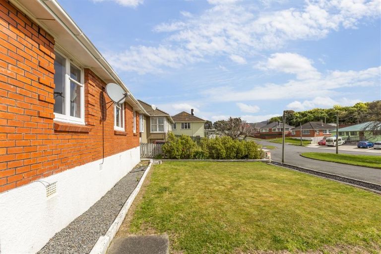 Photo of property in 4 Brown Grove, Ranui, Porirua, 5024