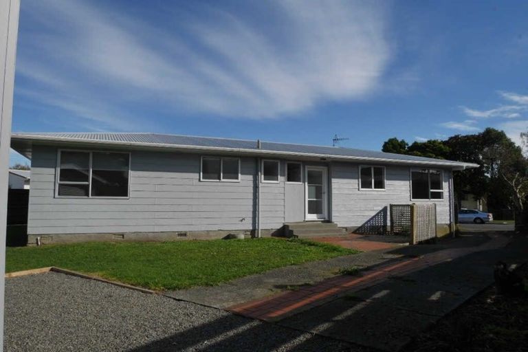 Photo of property in 32 Makarini Street, Paraparaumu, 5032