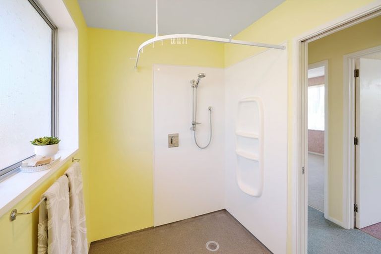 Photo of property in 76 Main North Road, Woodend, 7610