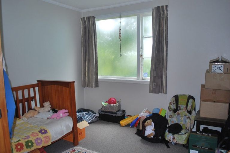 Photo of property in 48 Moana Road, Kelburn, Wellington, 6012