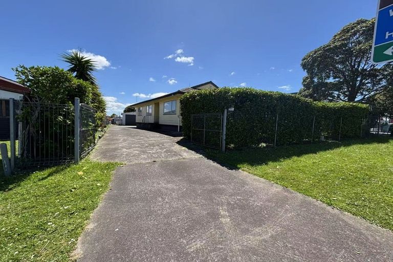 Photo of property in 190 Universal Drive, Henderson, Auckland, 0610