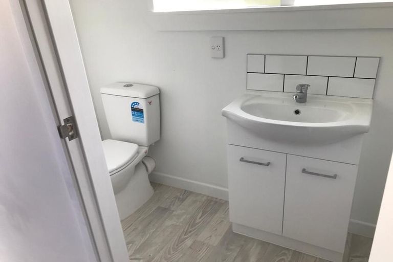 Photo of property in 46 Alice Street, Riverhead, 0820