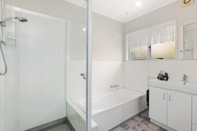 Photo of property in 2 Gordon Street, Avalon, Lower Hutt, 5011