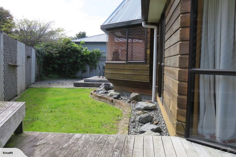 Photo of property in 3 Pahiatua Street, Hokowhitu, Palmerston North, 4410