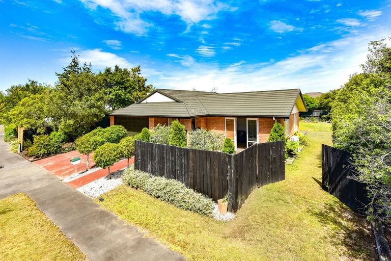 Photo of property in 24 Amoka Crescent, Parklands, Christchurch, 8083