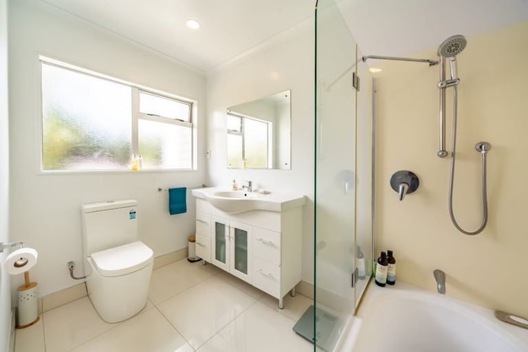 Photo of property in 12 The Track, Plimmerton, Porirua, 5026