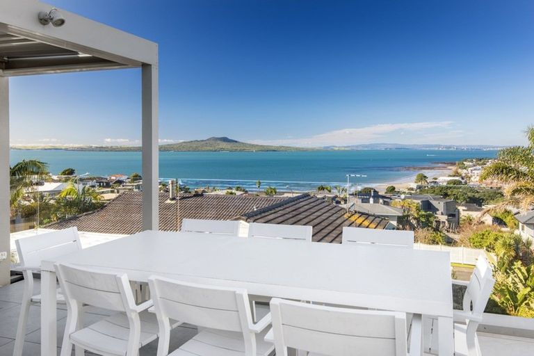 Photo of property in 62 Seaview Road, Castor Bay, Auckland, 0620