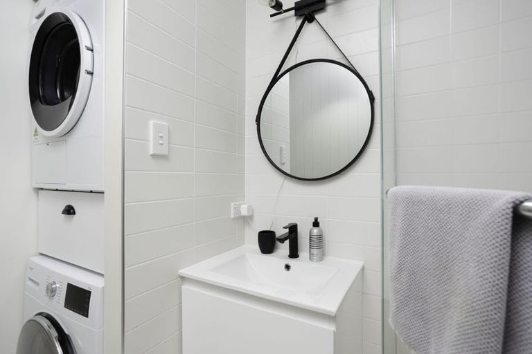 Photo of property in 1/72l Kitchener Road, Milford, Auckland, 0620