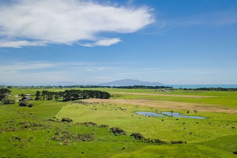 Photo of property in 191 Swamp Road, Te Horo, Otaki, 5581