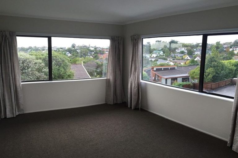 Photo of property in 1/13 Naviti Place, Browns Bay, Auckland, 0630