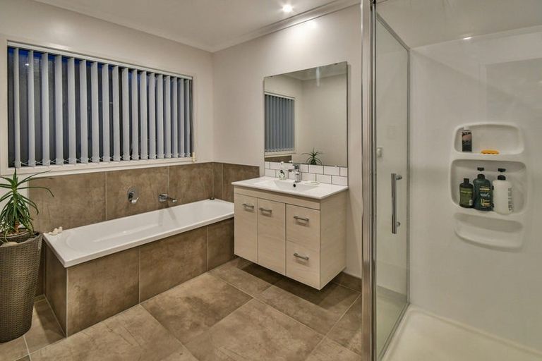 Photo of property in 6 Balmore Crescent, Pokeno, 2402