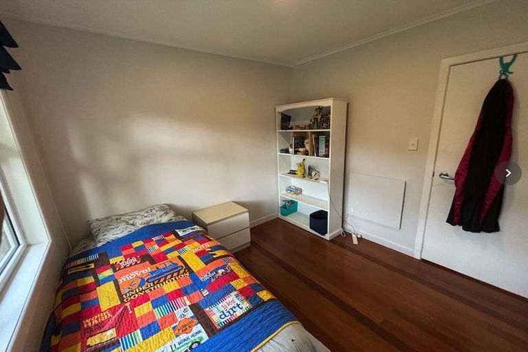 Photo of property in 30 Atkinson Road, Titirangi, Auckland, 0604