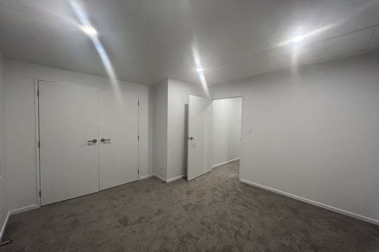 Photo of property in 1/82 Rosewarne Crescent, Glendene, Auckland, 0602