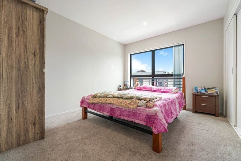 Photo of property in 11d Kimdale Place, Totara Heights, Auckland, 2105