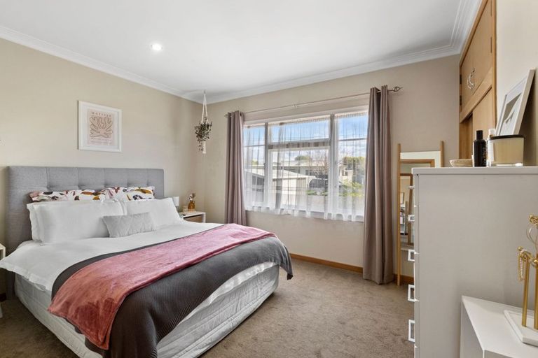 Photo of property in 157 Mangorei Road, Merrilands, New Plymouth, 4312