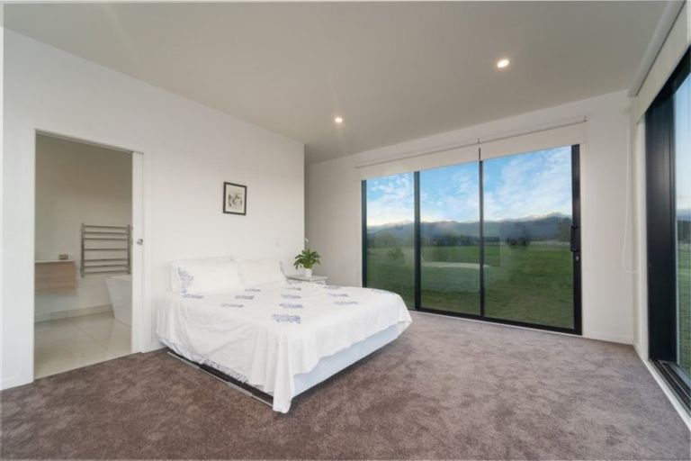 Photo of property in 37 Governors Green Drive, Greytown, 5712