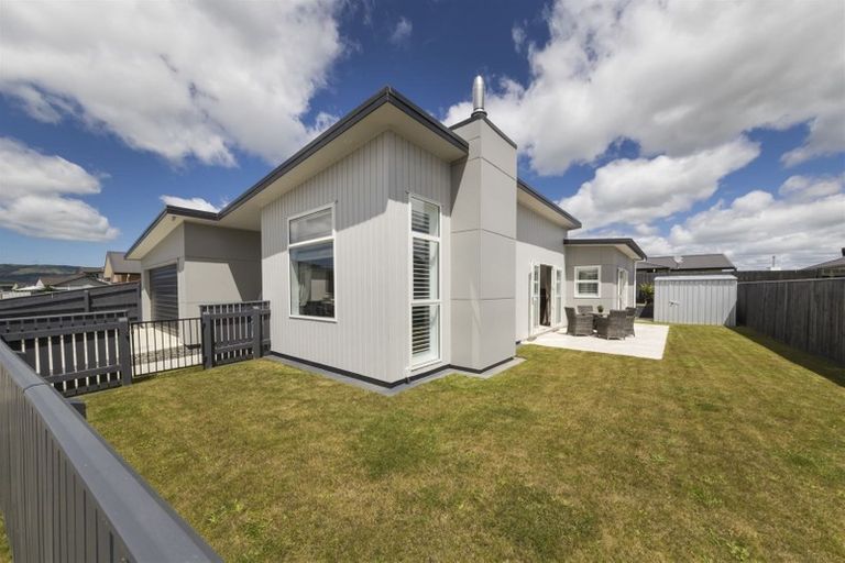Photo of property in 5 Butler Place, Fitzherbert, Palmerston North, 4410
