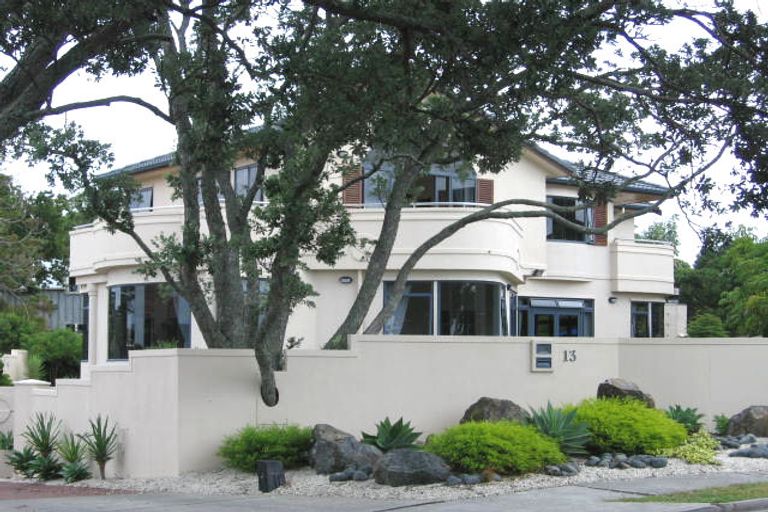 Photo of property in 13 Centennial Place, Campbells Bay, Auckland, 0630