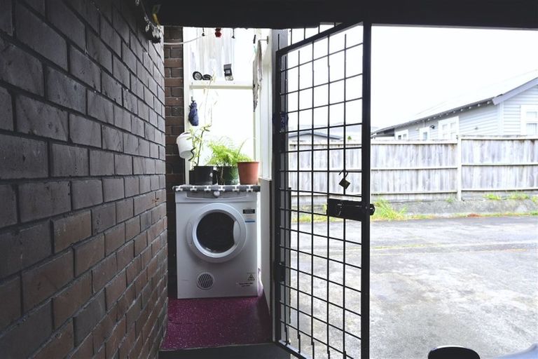 Photo of property in 5/3204 Great North Road, New Lynn, Auckland, 0600