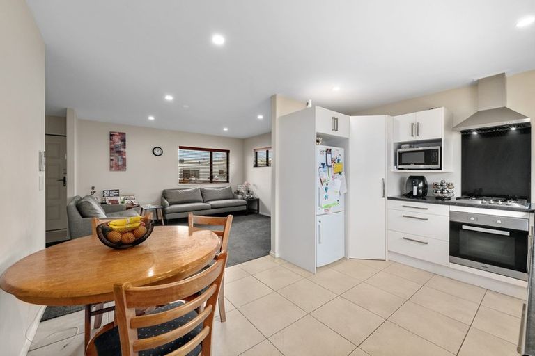 Photo of property in 1b Randwick Crescent, Moera, Lower Hutt, 5010