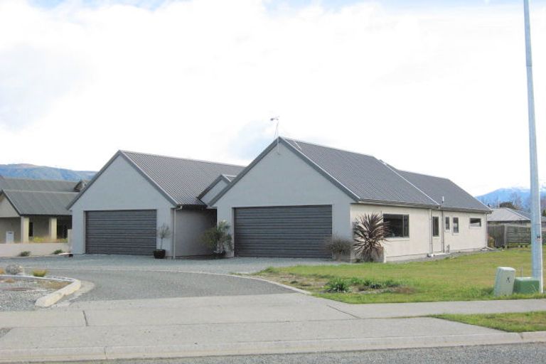 Photo of property in 18 Lawson Burrows Crescent, Te Anau, 9600