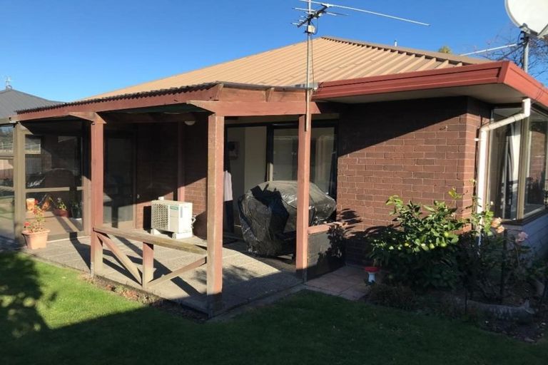 Photo of property in 2/6 Topaz Place, Bishopdale, Christchurch, 8053