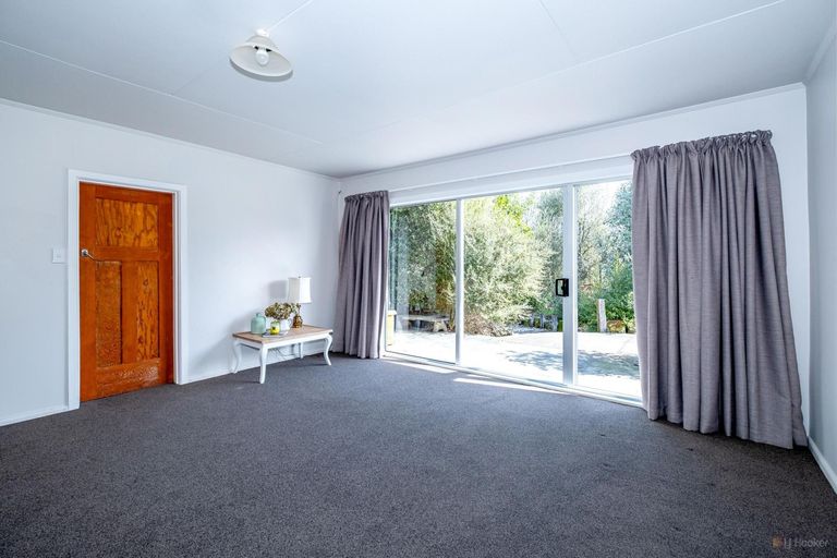 Photo of property in 10 Main North Road, Geraldine, 7930