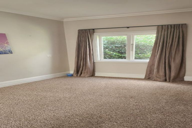 Photo of property in 186 Boord Crescent, Kumeu, 0891