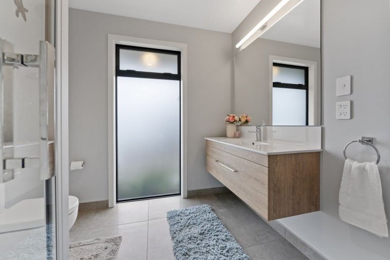 Photo of property in 9 Oriwa Lane, Levin, 5571