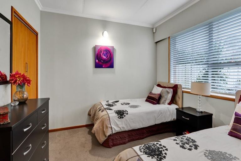 Photo of property in 13 Kowhai Street, Strandon, New Plymouth, 4312