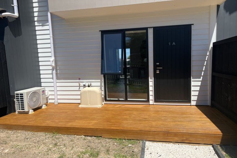 Photo of property in 1a Benchmark Drive, Massey, Auckland, 0614