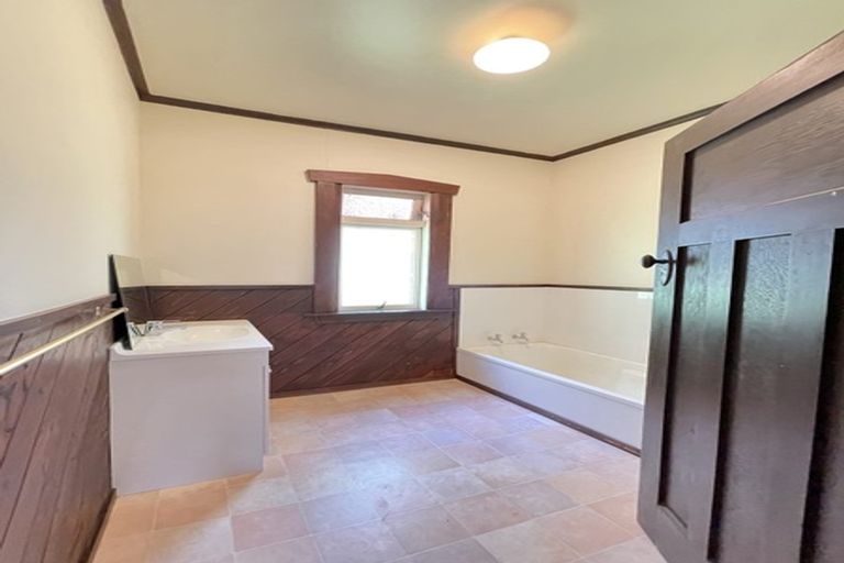 Photo of property in 305-311 Glengarry Road, Glen Eden, Auckland, 0602