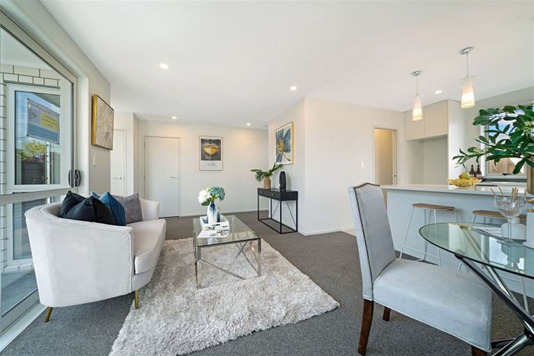 Photo of property in 14a Kirrie Avenue, Te Atatu South, Auckland, 0610