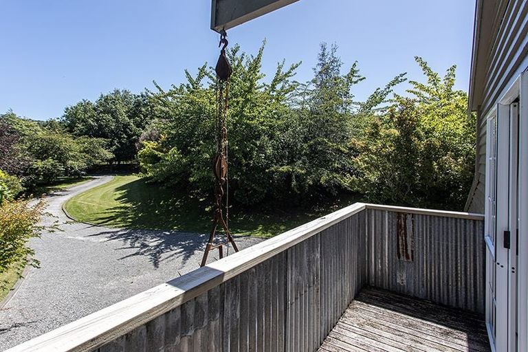 Photo of property in 208 Mapara Road, Acacia Bay, Taupo, 3385