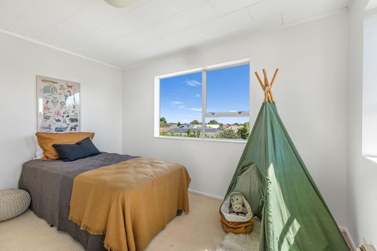 Photo of property in 3b Hunter Place, Merrilands, New Plymouth, 4312