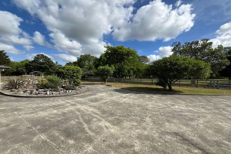 Photo of property in 729 Makerua Road, Tokomaru, Palmerston North, 4474