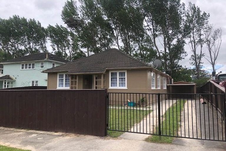 Photo of property in 13 Prouse Crescent, Naenae, Lower Hutt, 5011