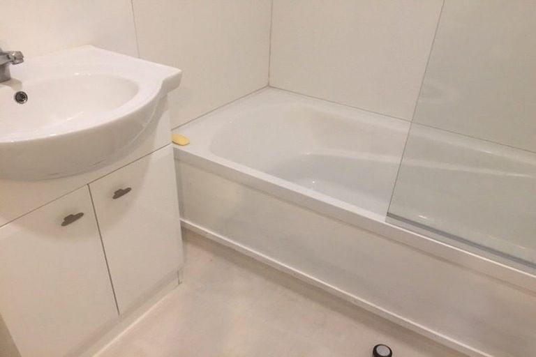 Photo of property in 39 Milton Road, Bluff Hill, Napier, 4110