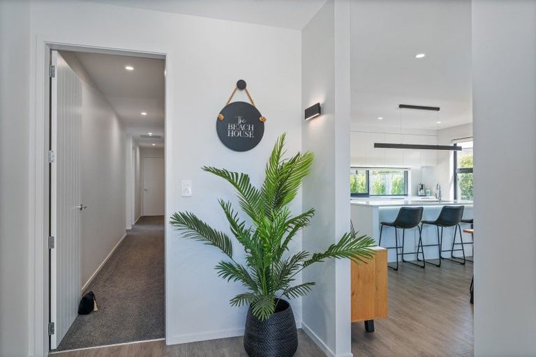 Photo of property in 6 Awatea Drive, Whitianga, 3510