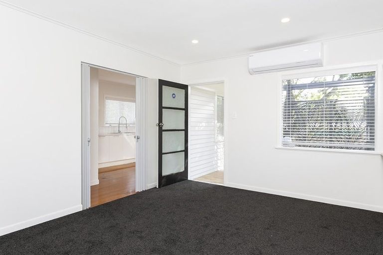 Photo of property in 147 Lancaster Road, Beach Haven, Auckland, 0626