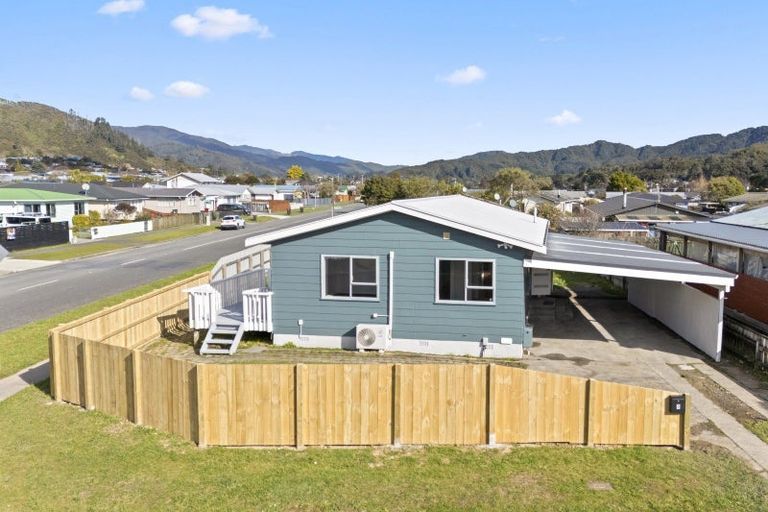 Photo of property in 1 Weymouth Grove, Wainuiomata, Lower Hutt, 5014