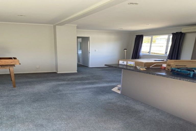 Photo of property in 18 Ngatitoa Street, Tawa, Wellington, 5028