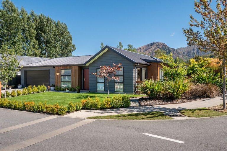 Photo of property in 3 Brodie Avenue, Arrowtown, 9302