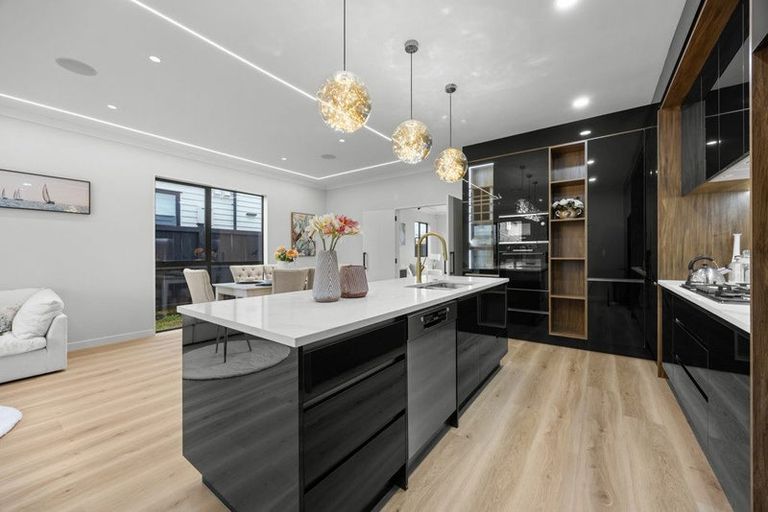 Photo of property in 39 Park Green Avenue, Rosehill, Papakura, 2113