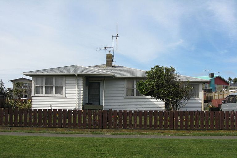 Photo of property in 14 Tainui Street, Castlecliff, Whanganui, 4501